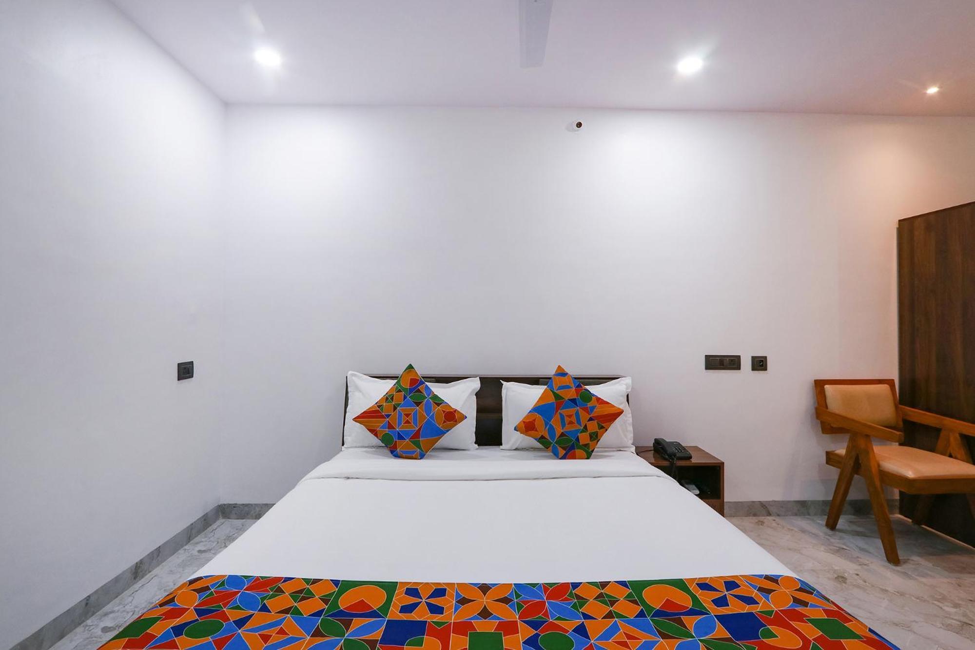 Fabhotel Relax Inn Hyderabad Bagian luar foto